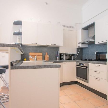 Spacious 2-Bedroom In The Centre Of ม็องตง ภายนอก รูปภาพ
