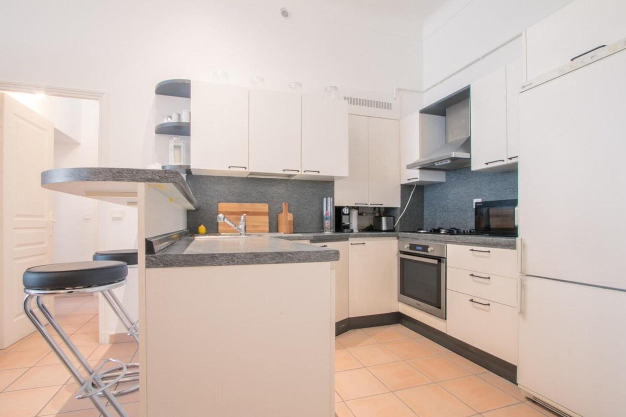 Spacious 2-Bedroom In The Centre Of ม็องตง ภายนอก รูปภาพ